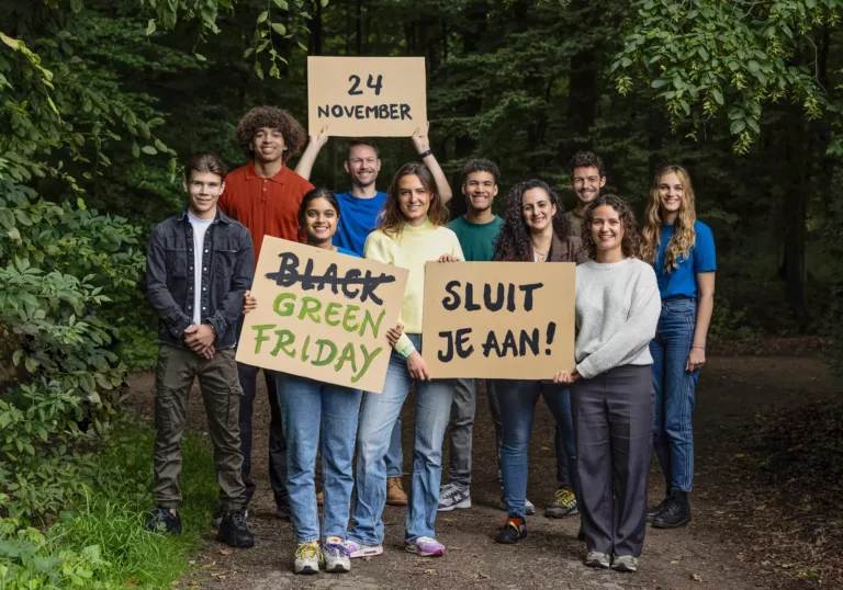 Trees for All roept bedrijven en consumenten op niet mee te doen aan Black Friday gekte