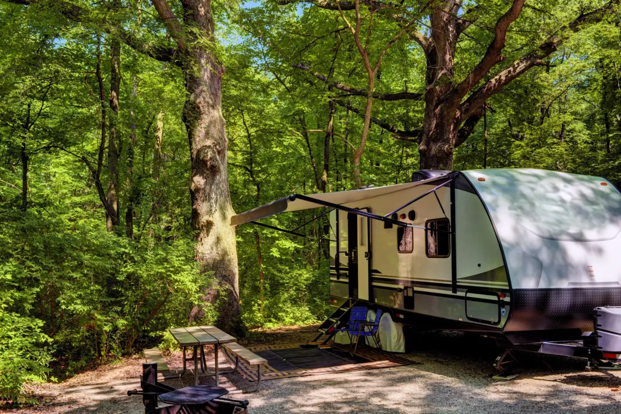 traveltrailercampinginthewoodsatstarvedrockstate
