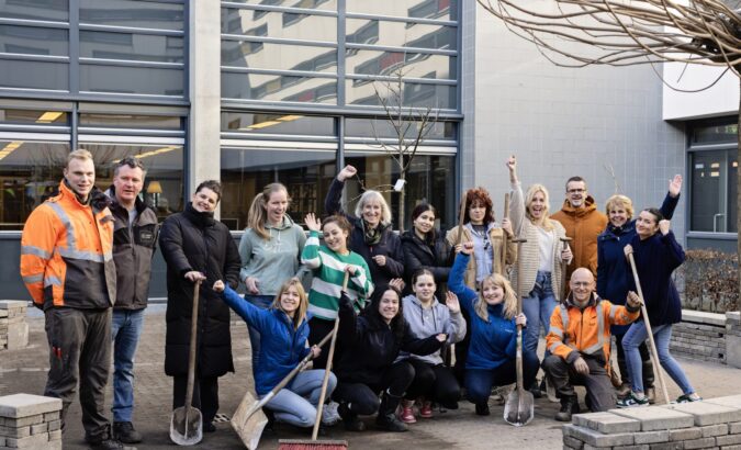 Een groene binnenplaats voor ROC Tilburg dankzij Trees for Schools